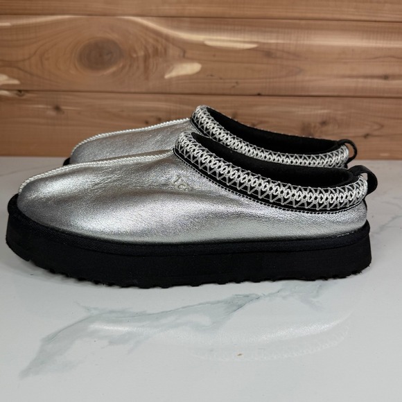UGG Classic Metallic Slip On Mule Clog Shoes Women Silver Size 6 - Picture 12 of 15